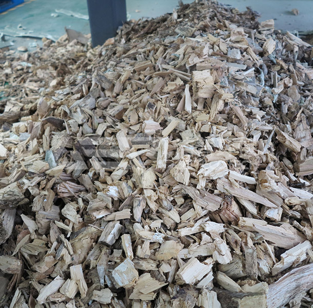 生物質(zhì)樹根破碎后.jpg