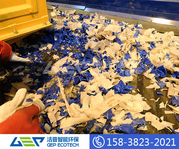 化工塑料桶破碎工藝流程，廢舊塑料破碎回收生產(chǎn)線