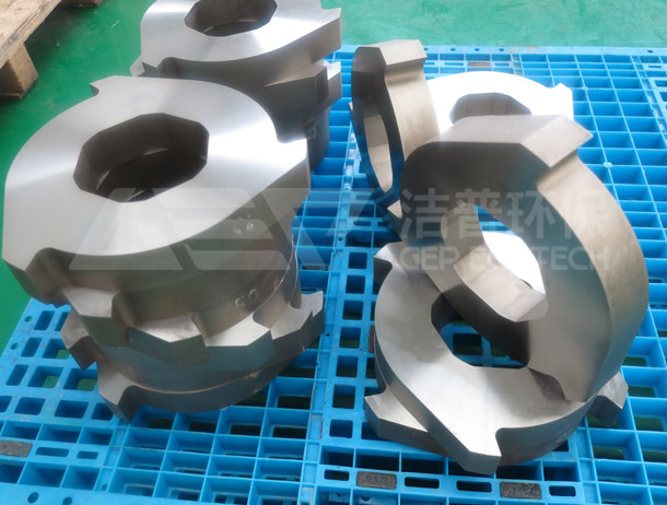 <a href=http://www.hro171.com/product/51.html target=_blank class=infotextkey>雙軸破碎機(jī)</a>設(shè)備刀片