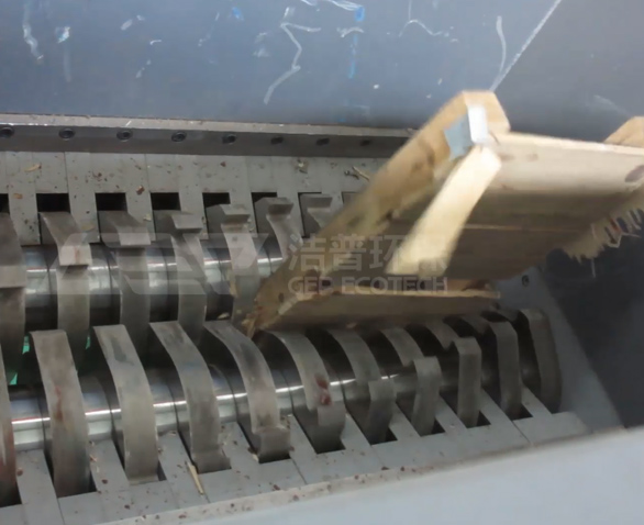 小型廢舊模板破碎機(jī)